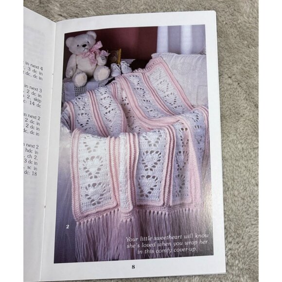 Lil Sweetheart Baby Afghans Crochet Pattern Book Leisure Arts 2002 - Picture 3 of 5